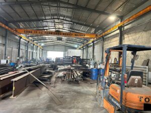 Thực trạng bốc xếp thép tại các đại lý hiện nay